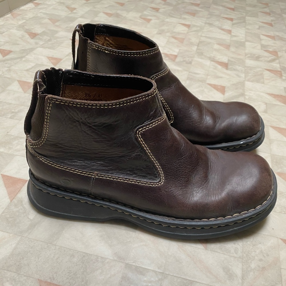 Born Leather Ankle Boots Size 9.5